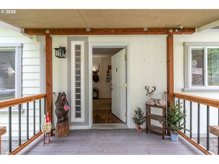 200 Studebaker Spur 3, Castle Rock, WA 98611 - Image #3