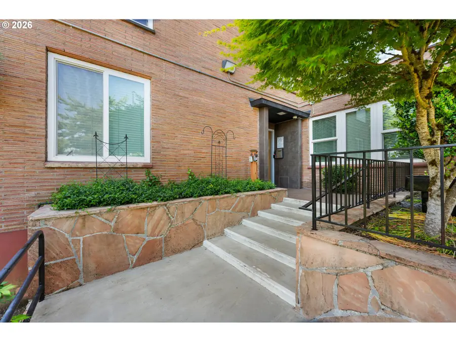 1205 SW Cardinell Dr #505, Portland, OR 97201 - #3