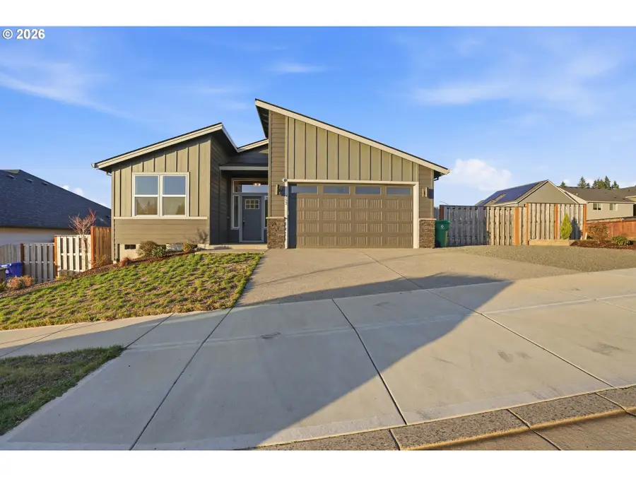 753 NE Wildwood Dr, Estacada, OR 97023 - #2