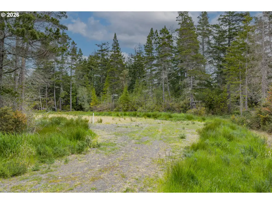 58821 Chanterelle Dr, Bandon, OR 97411 - #3