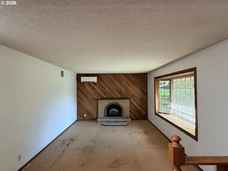 764 71st St, Springfield, OR 97478 - #3