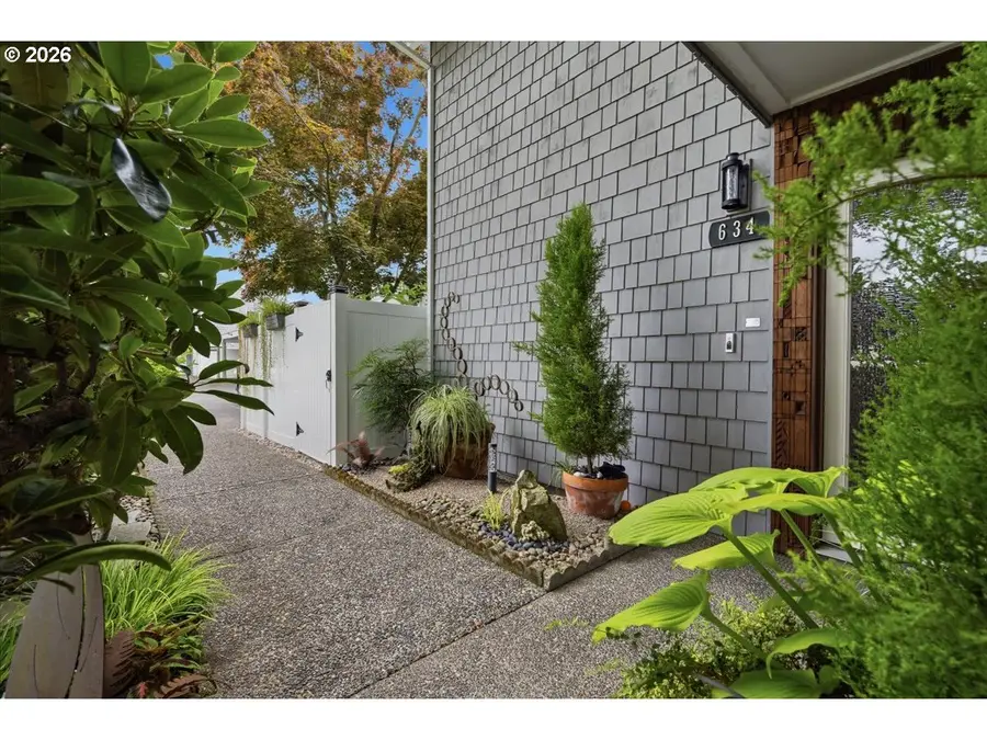 634 N Hayden Bay Dr, Portland, OR 97217 - #2
