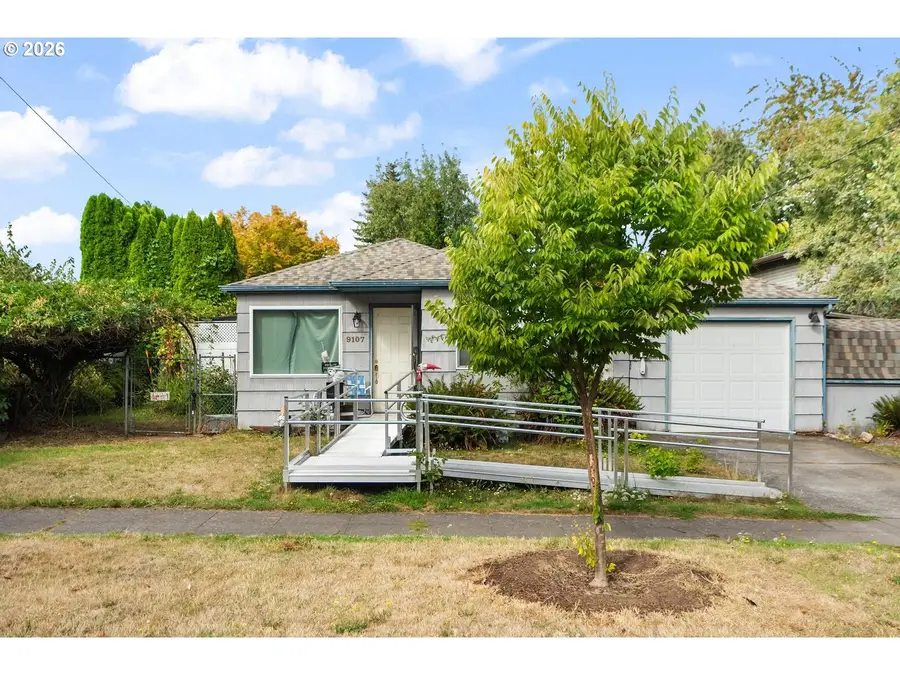 9107 N Van Houten Ave, Portland, OR 97203 - #2