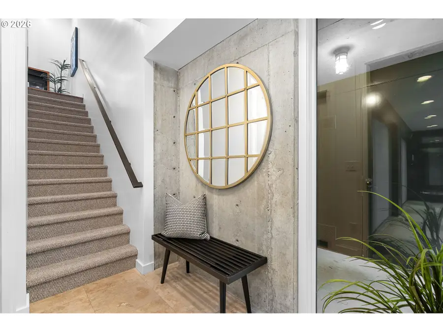 245 SW Meade St #C6, Portland, OR 97201 - #3