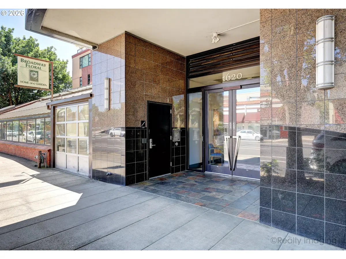 1620 NE Broadway St #228, Portland, OR 97232 - #1