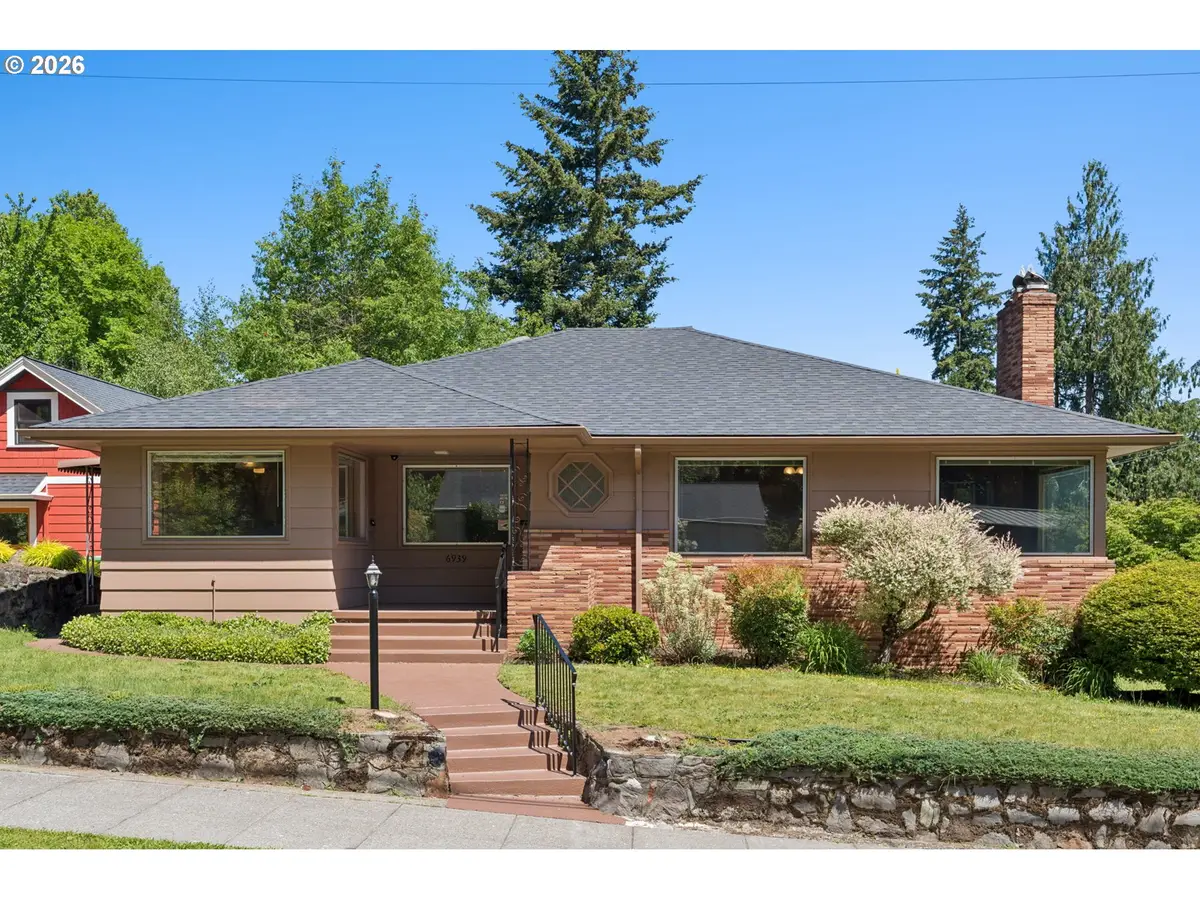 6939 SE Yamhill St, Portland, OR 97215 - #1