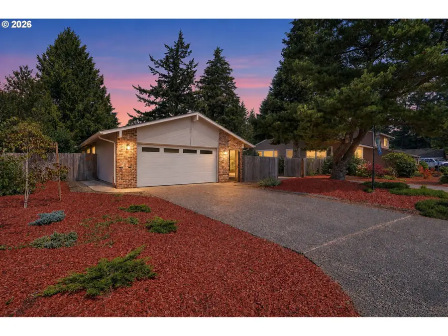 2265 24th St, Florence, OR 97439 - #2