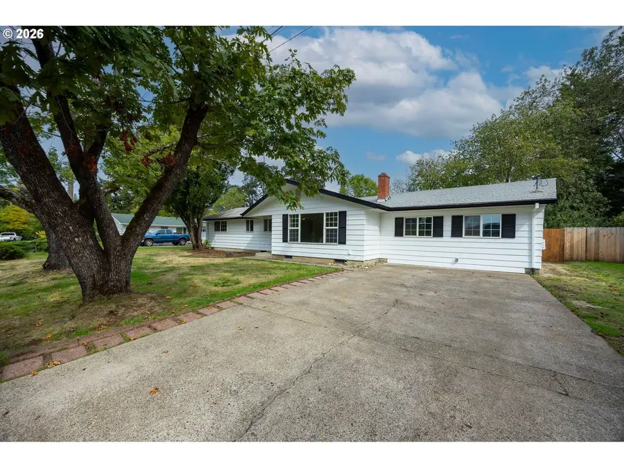 829 Rossmore St, Eugene, OR 97404 - #3