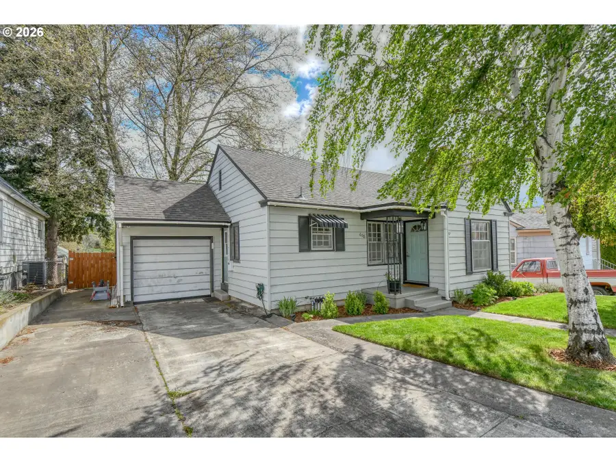 618 NW 9th St, Pendleton, OR 97801 - #2