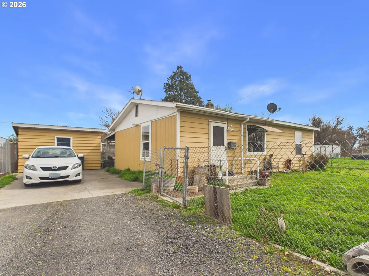 82045 Lind Rd, Umatilla, OR 97882 - #1