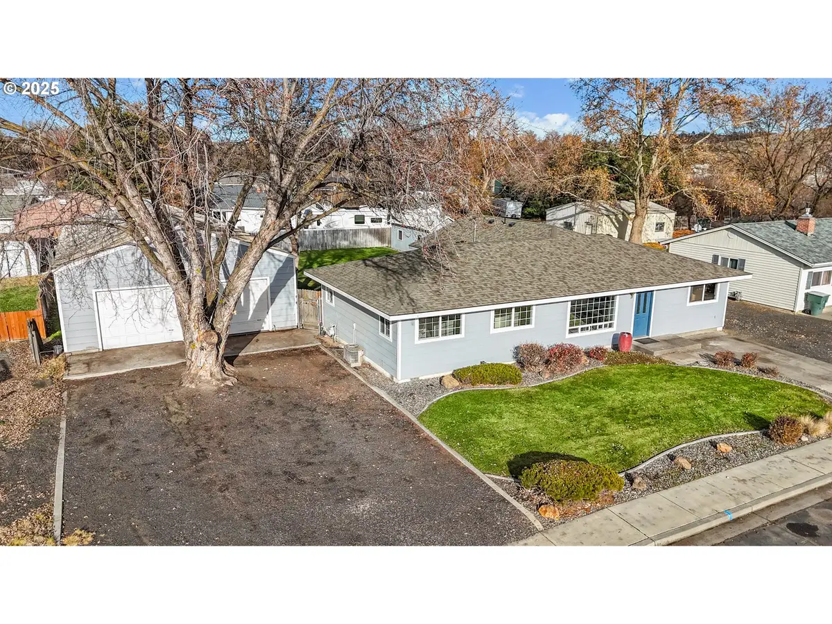 4207 SW Sheridan Ave, Pendleton, OR 97801 - Image #1