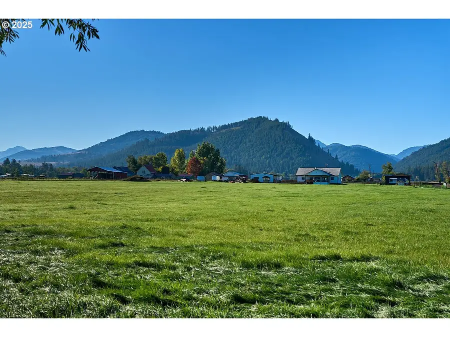 75340 Upper Diamond Ln, Wallowa, OR 97885 - Image #2