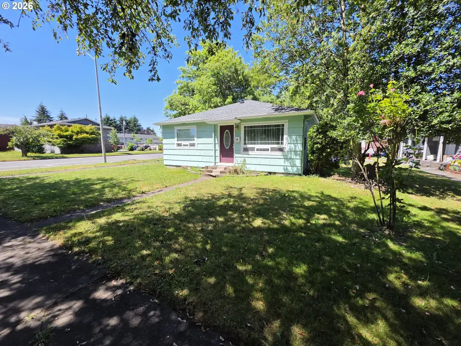 1305 8th Ave, Longview, WA 98632 - #2