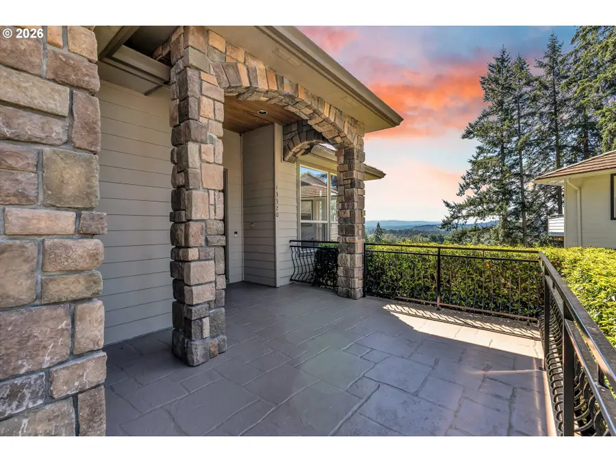 13370 SE Woodland Cir, Northwest Clackamas, OR 97086 - #2