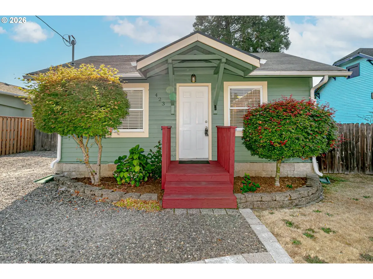 423 NE Main St, Estacada, OR 97023 - #1