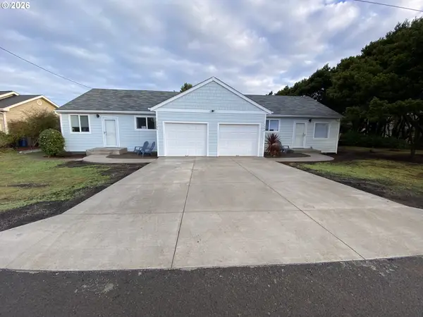 1366 SW Alicia Ln, Waldport, OR 97394