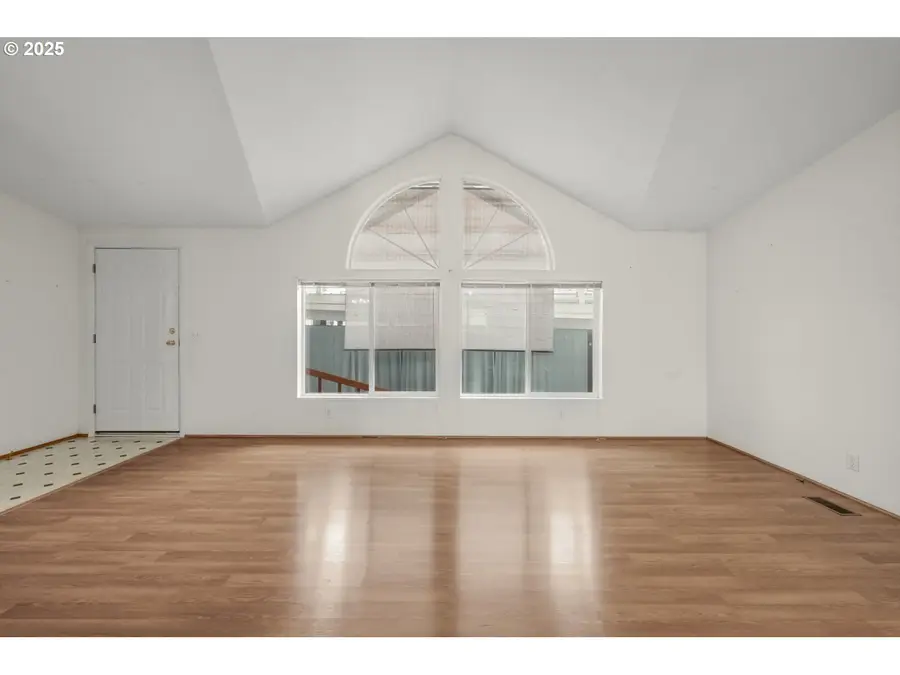 5422 Portland Rd #35, Salem, OR 97305 - Image #2