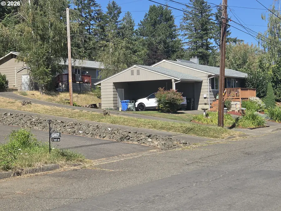 977 E Fourth Ave, Sutherlin, OR 97479 - #2