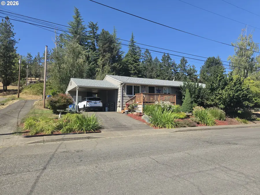 977 E Fourth Ave, Sutherlin, OR 97479 - #3