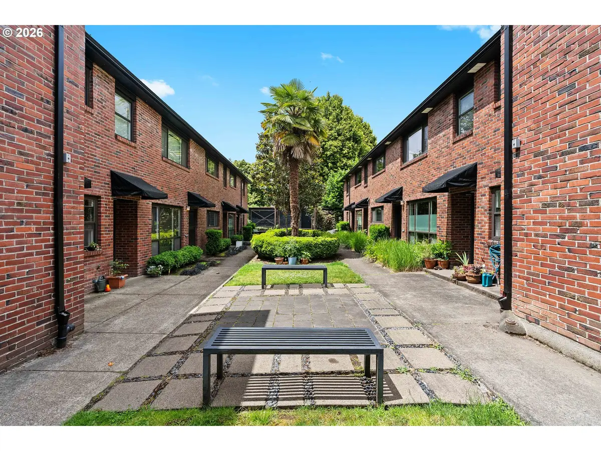 929 SE 16th Ave #2, Portland, OR 97214 - #1