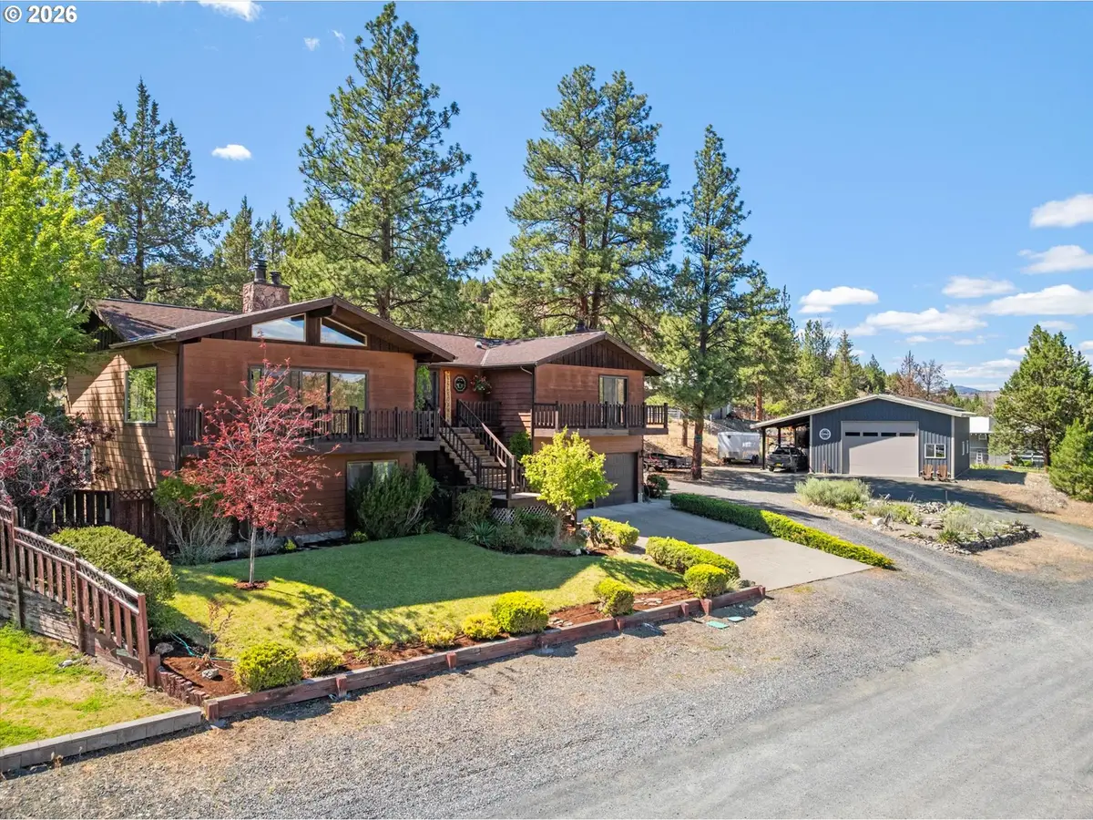 208 Adam Dr, Canyon City, OR 97820 - #1