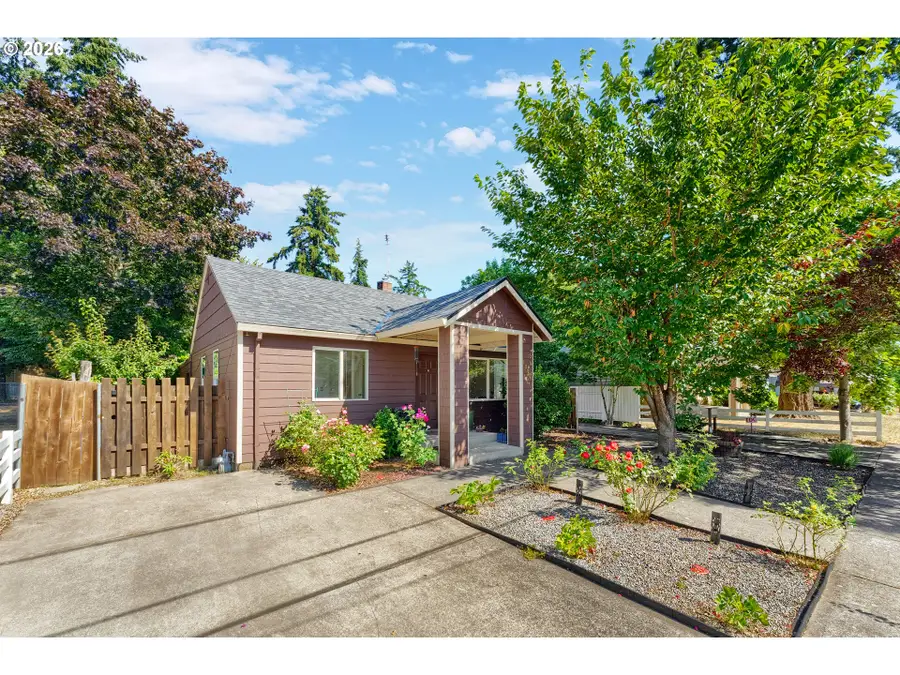 1040 NE 104th Ave, Portland, OR 97220 - #2