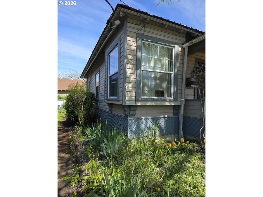 212 SE Mosher Ave, Roseburg, OR 97470 - #2