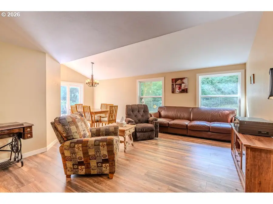17877 Peter Skene Way, Oregon City, OR 97045 - #2