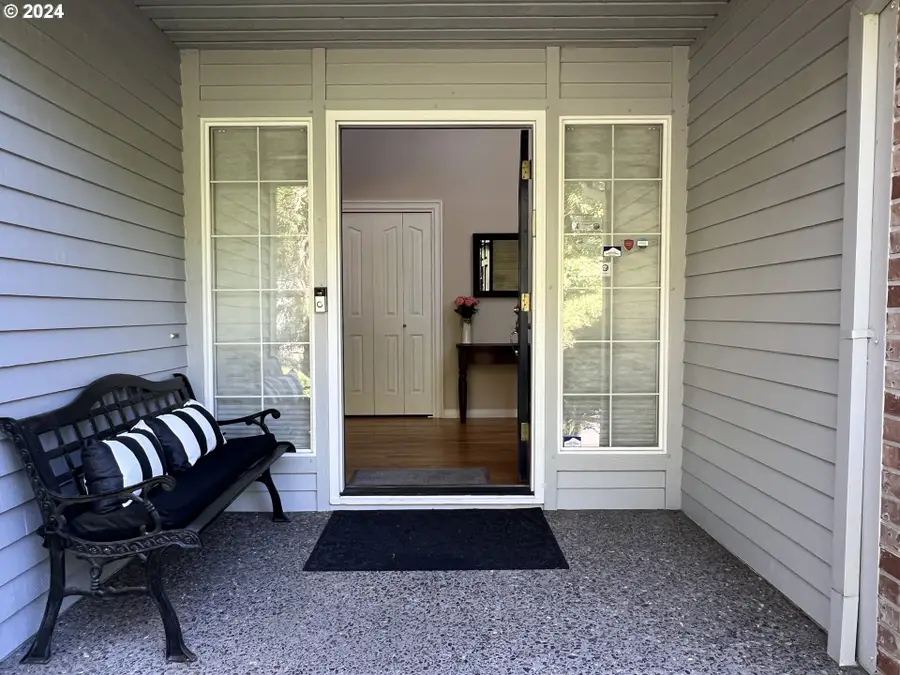 6044 SW Knightsbridge Dr, Portland, OR 97219 - #2