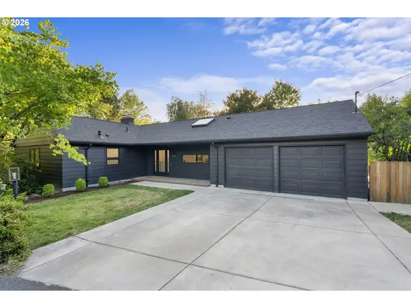3868 SW Bridlemile Ln, Portland, OR 97221