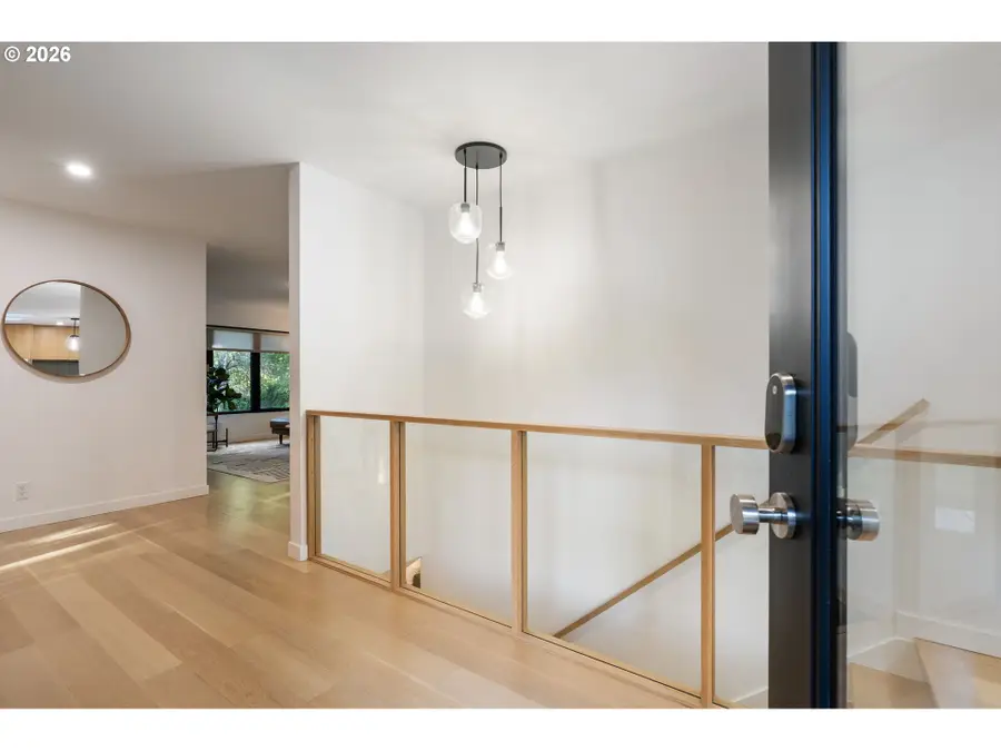 3868 SW Bridlemile Ln, Portland, OR 97221 - #2