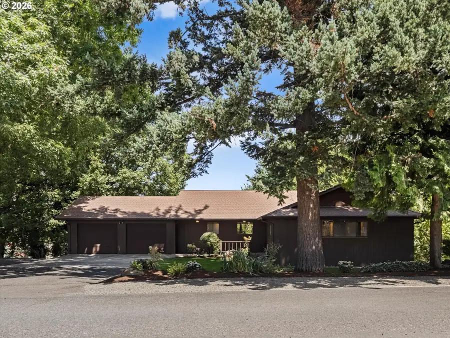 641 W Historic Columbia Ri Hwy, Troutdale, OR 97060 - #2