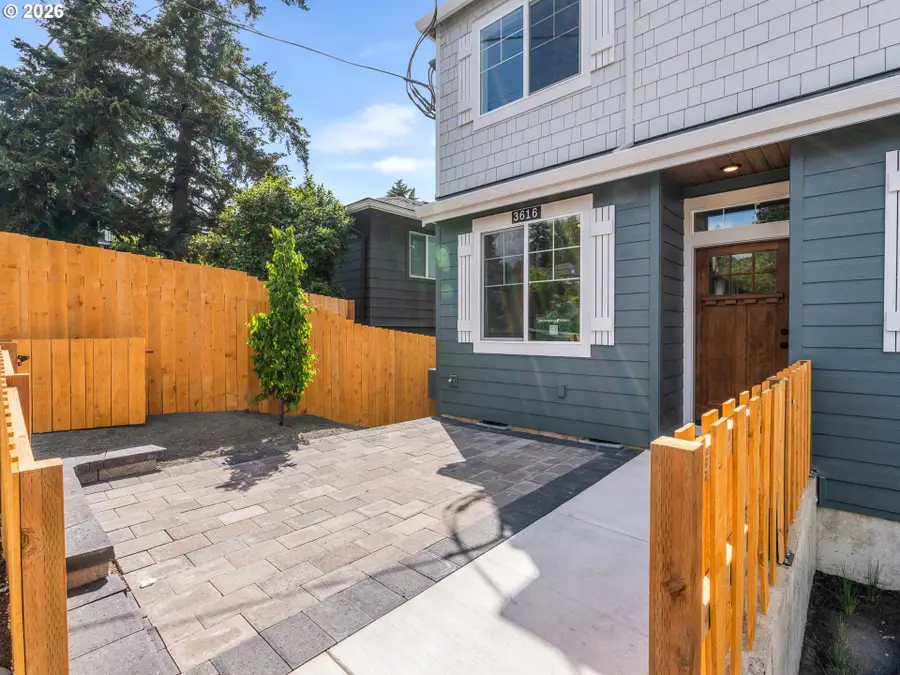 3616 SW Vermont St, Portland, OR 97219 - #2