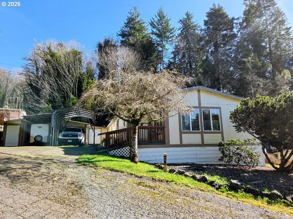 66642 E Bay Rd #60, NorthBend, OR 97459