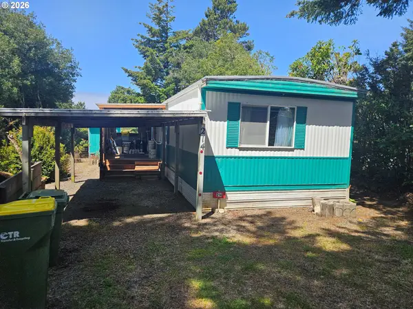 1600 Rhododendron Dr #214, Florence, OR 97439