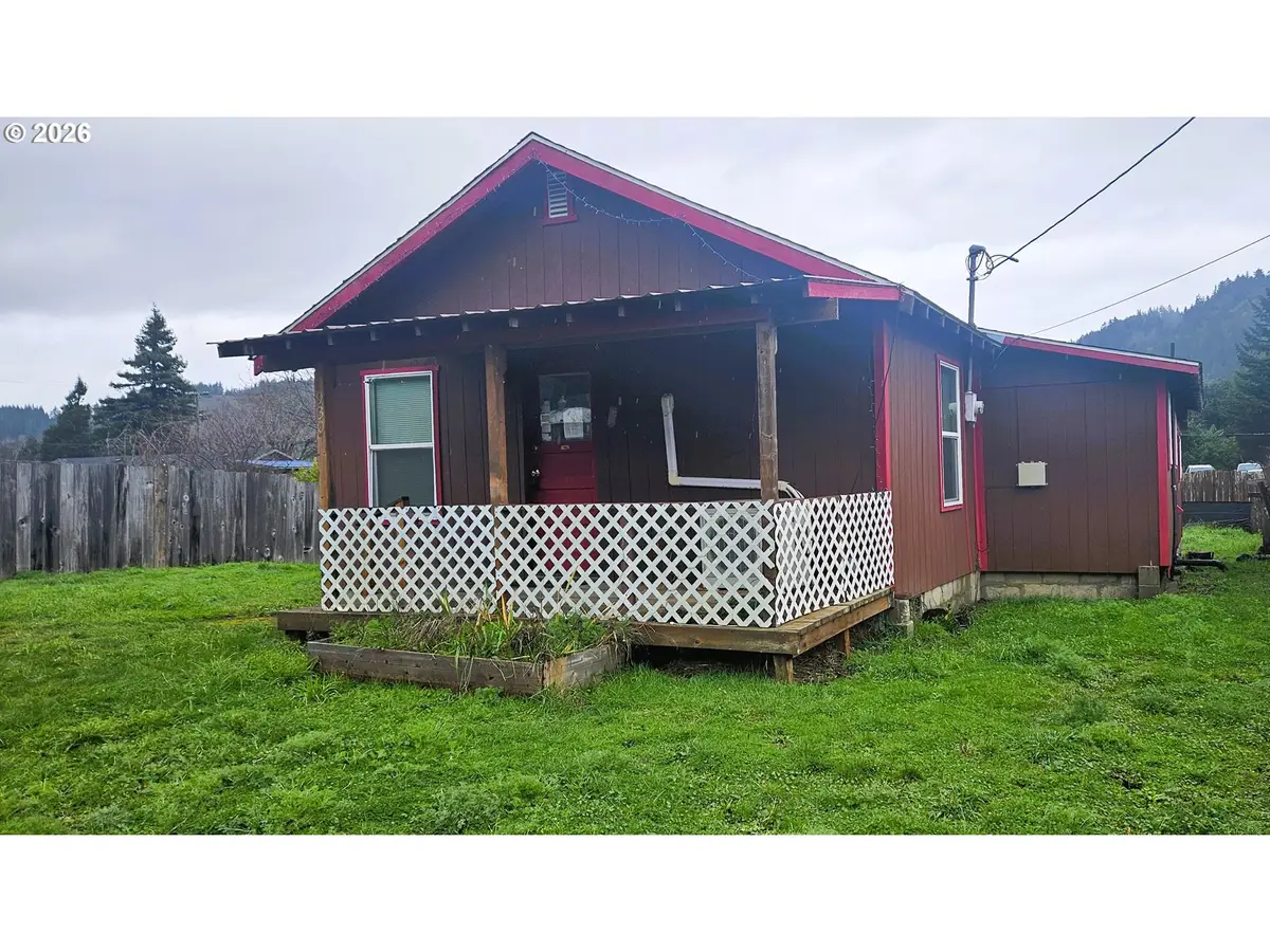 930 C Ave, Powers, OR 97466 - #1