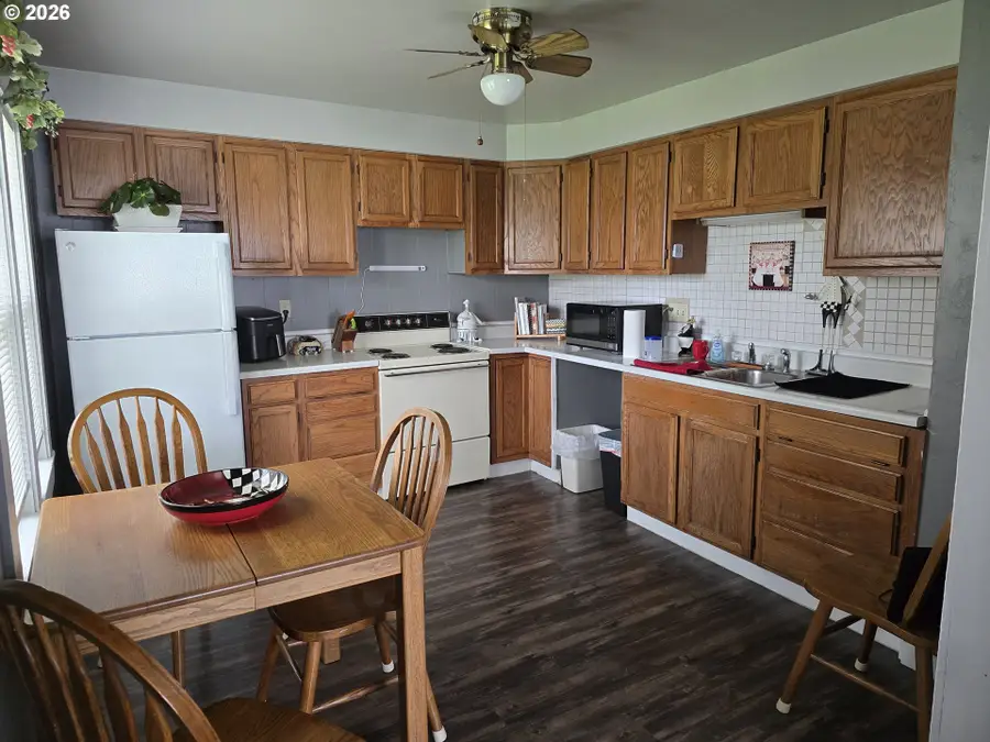 206 S Spruce St, Wallowa, OR 97885 - #2