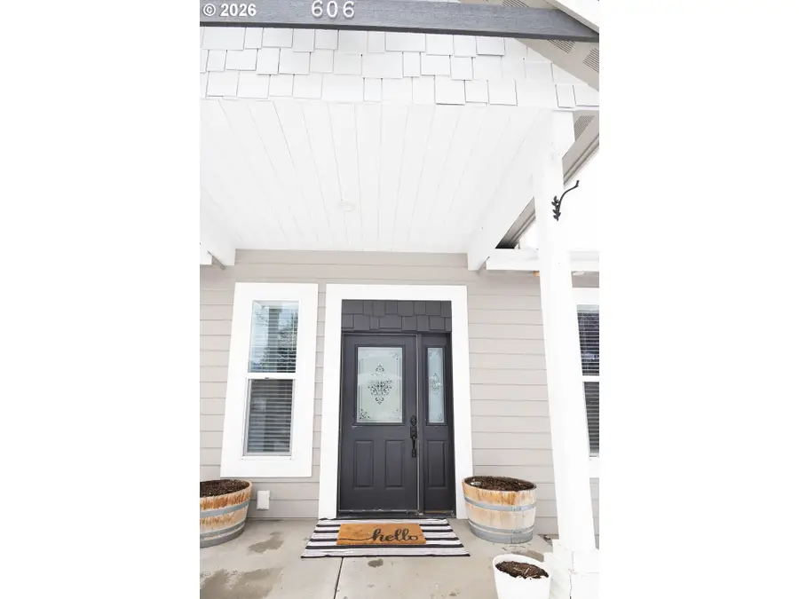 606 2nd St, Cove, OR 97824 - #2