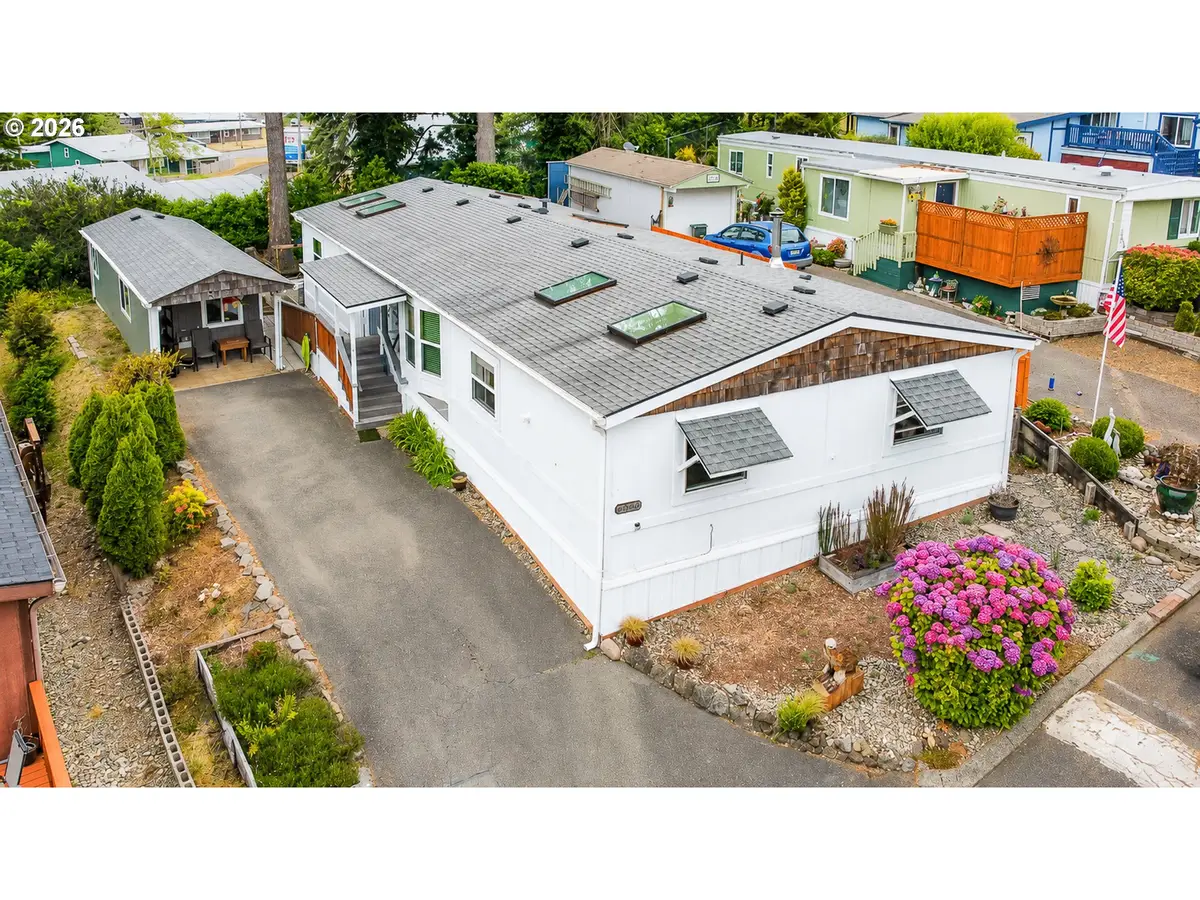 1257 Embarcadero Cir, Coos Bay, OR 97420 - #1