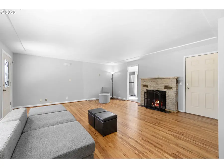 8506 SE Mill St, Portland, OR 97216 - #3