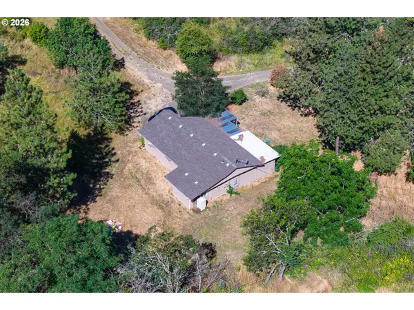 2167 Jackie Ave, Roseburg, OR 97471