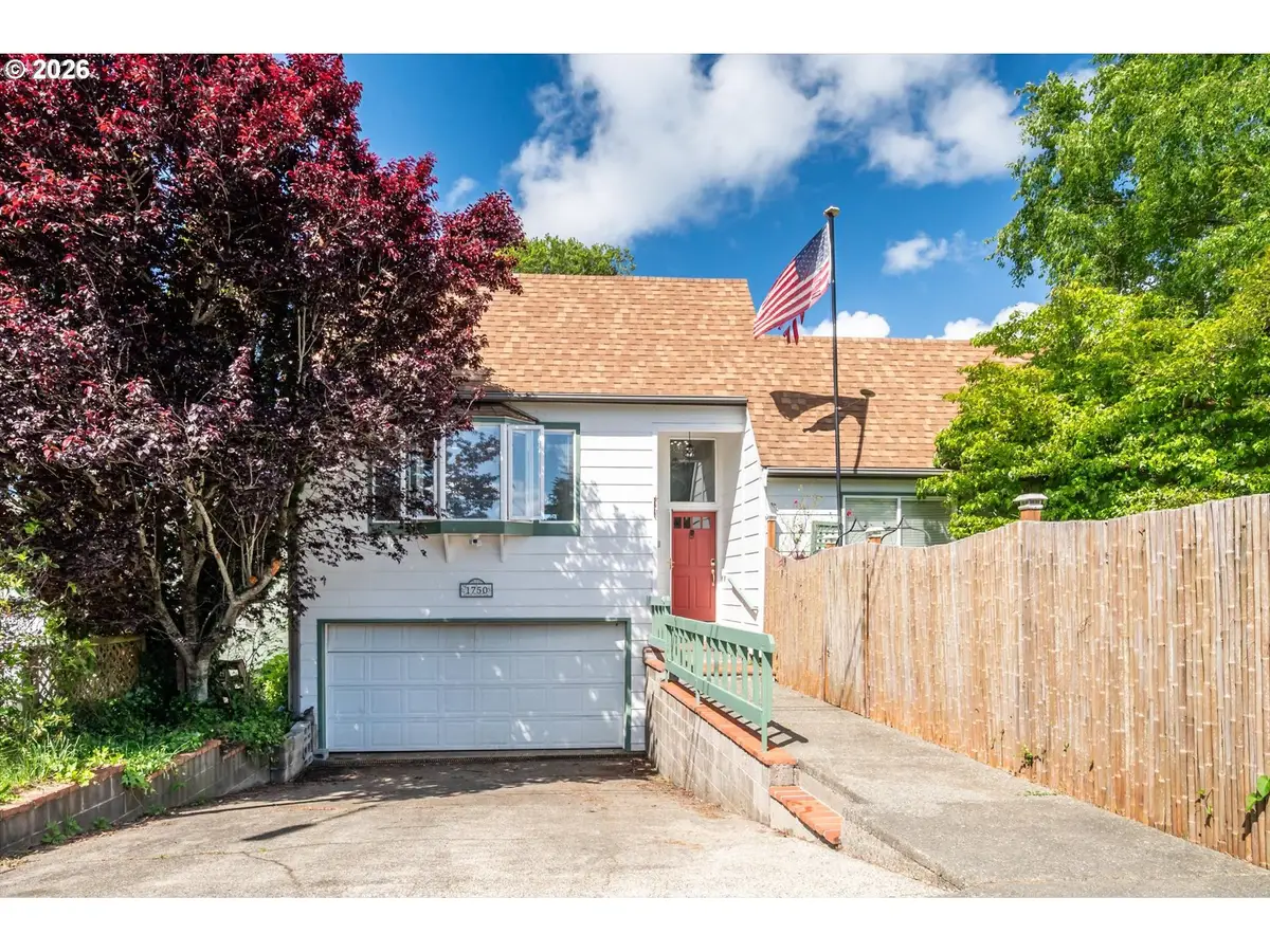 1750 Lincoln Rd, Coos Bay, OR 97420 - #1