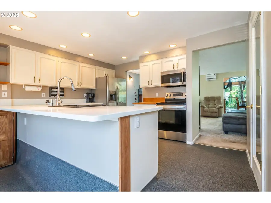 1750 Lincoln Rd, Coos Bay, OR 97420 - #3