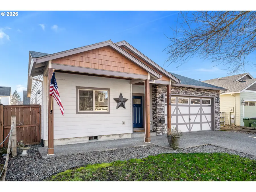 2216 E Kennedy Dr, Newberg, OR 97132 - Image #2