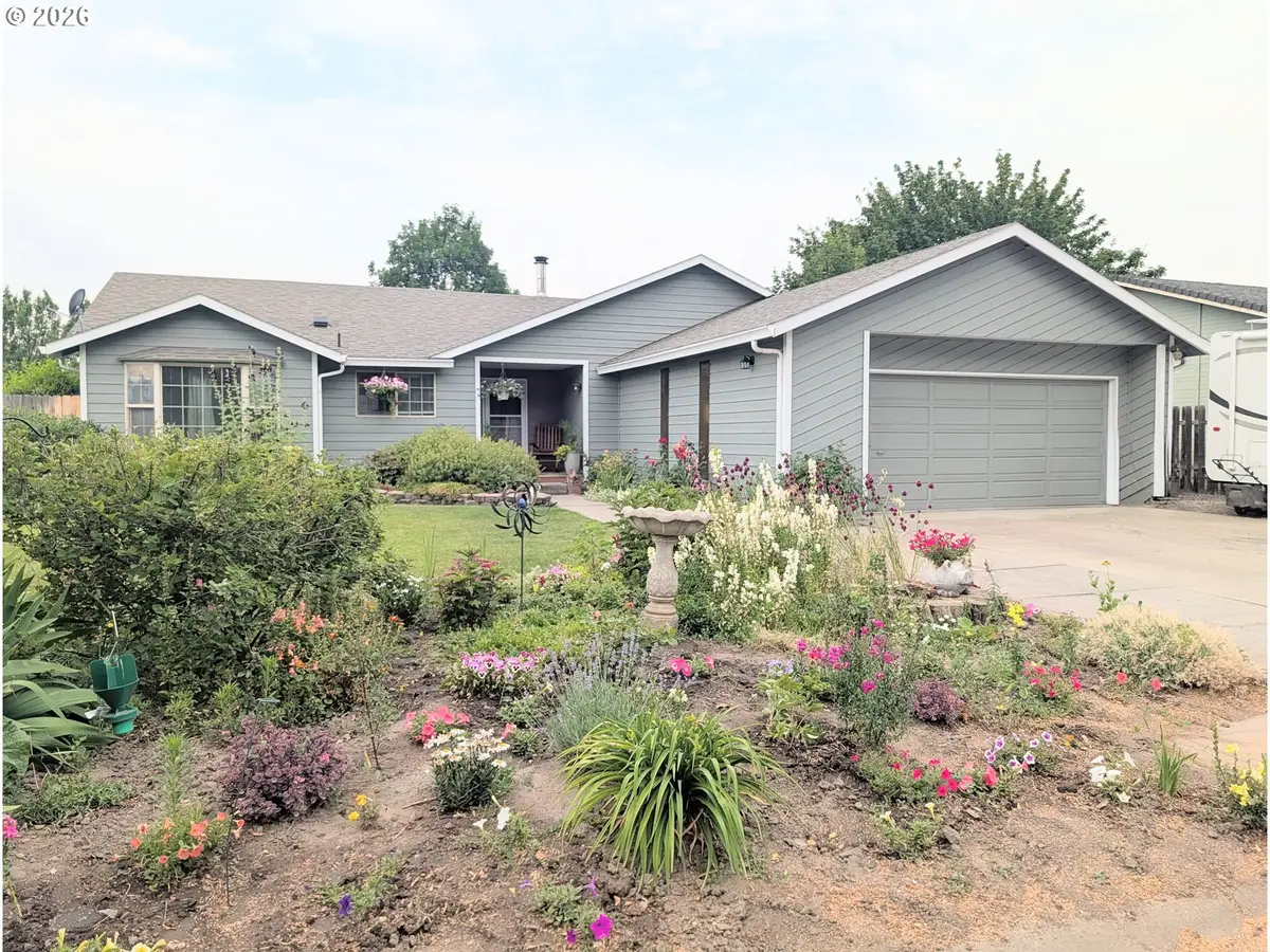 10408 S E St, Island City, OR 97850 - #1