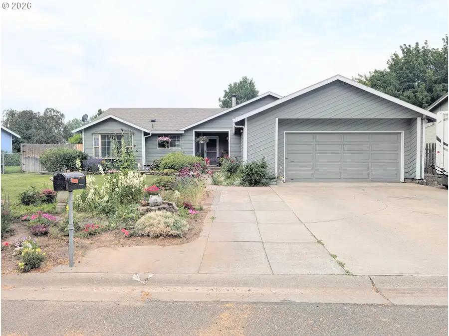 10408 S E St, Island City, OR 97850 - #2