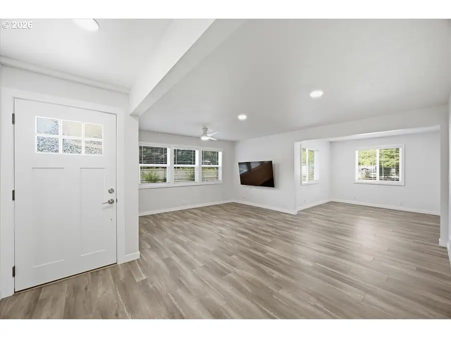 221 Briggs Dr, Tri City, OR 97457 - #2
