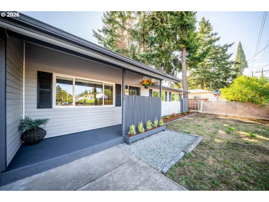 2126 SE 162nd Ave, Portland, OR 97233 - #2