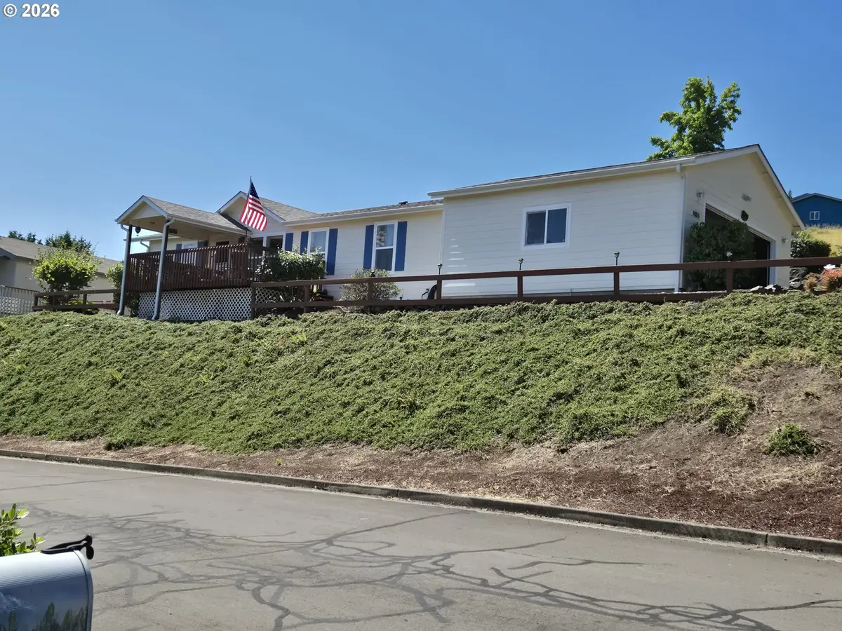 104 Angelcrest Ct, Roseburg, OR 97471 - #1