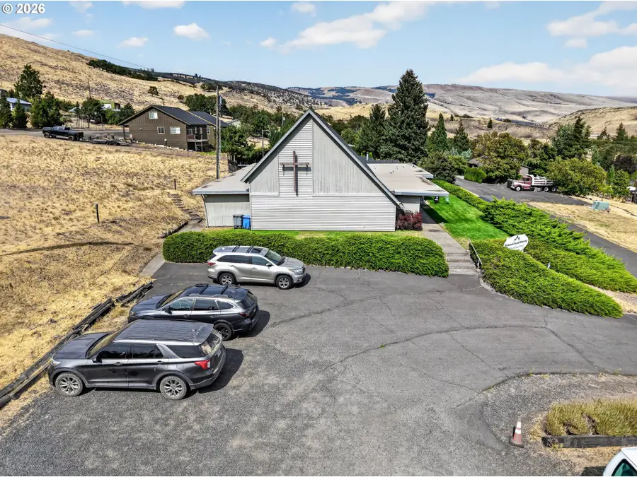 1122 Oak St, Chenoweth, OR 97058 - #2
